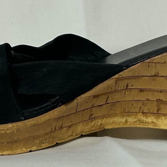 Italian Shoemakers Black Slip-On Wedge Heel Sandals - Picture 3 of 5